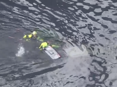 77岁老太太驾车坠入费城思故河，刚刚确认死亡